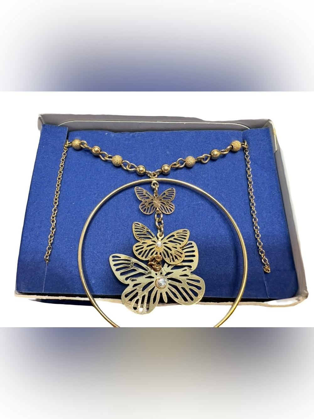 Vintage 2007 Avon Butterfly Hoop Pendant Necklace Gold Tone w/ Box‎
